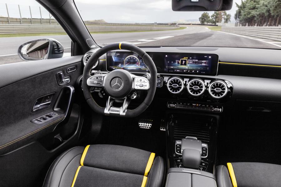 Торпедо Mercedes-AMG A45 S 4Matic+ (W177) 2019 года  (WW) (фото 8 из 90)